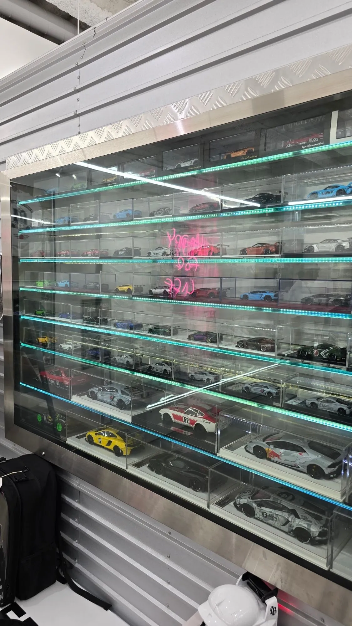 Vitrines de miniatures Liberty Walk, du petit format au très grand format